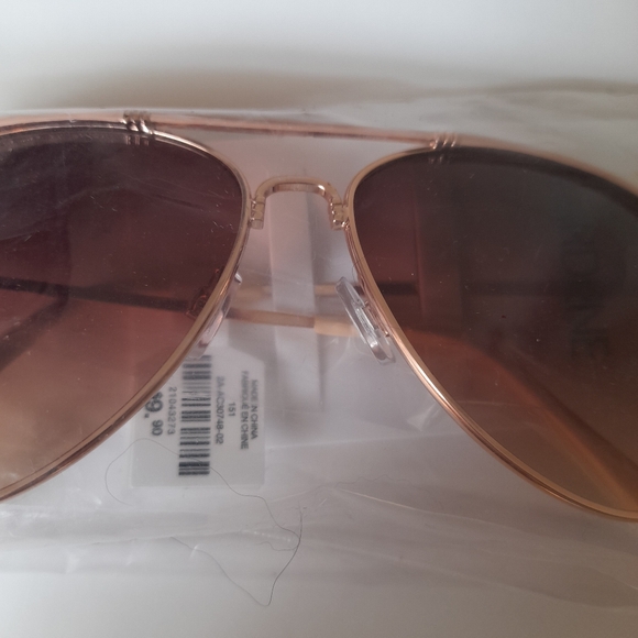 🦚3/$15🦚 Gold Aviator Sunglasses from Ardene - Picture 3 of 3